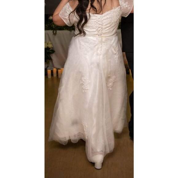 Wedding dress - Picture 3 of 3